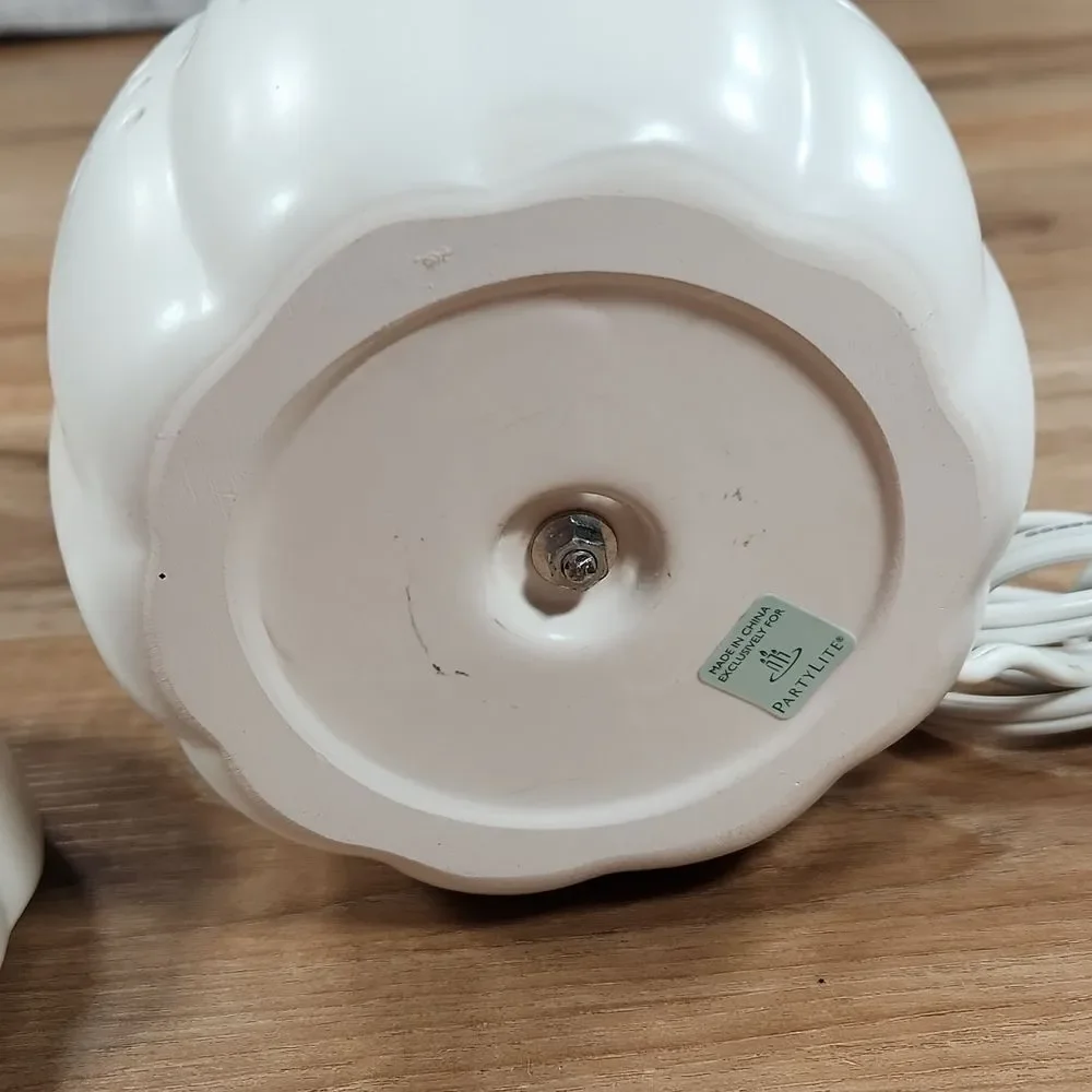 🔸️🔸️NIB PartyLite White 3 Piece Pumpkin Fragrance Warmer - Picture 7 of 7
